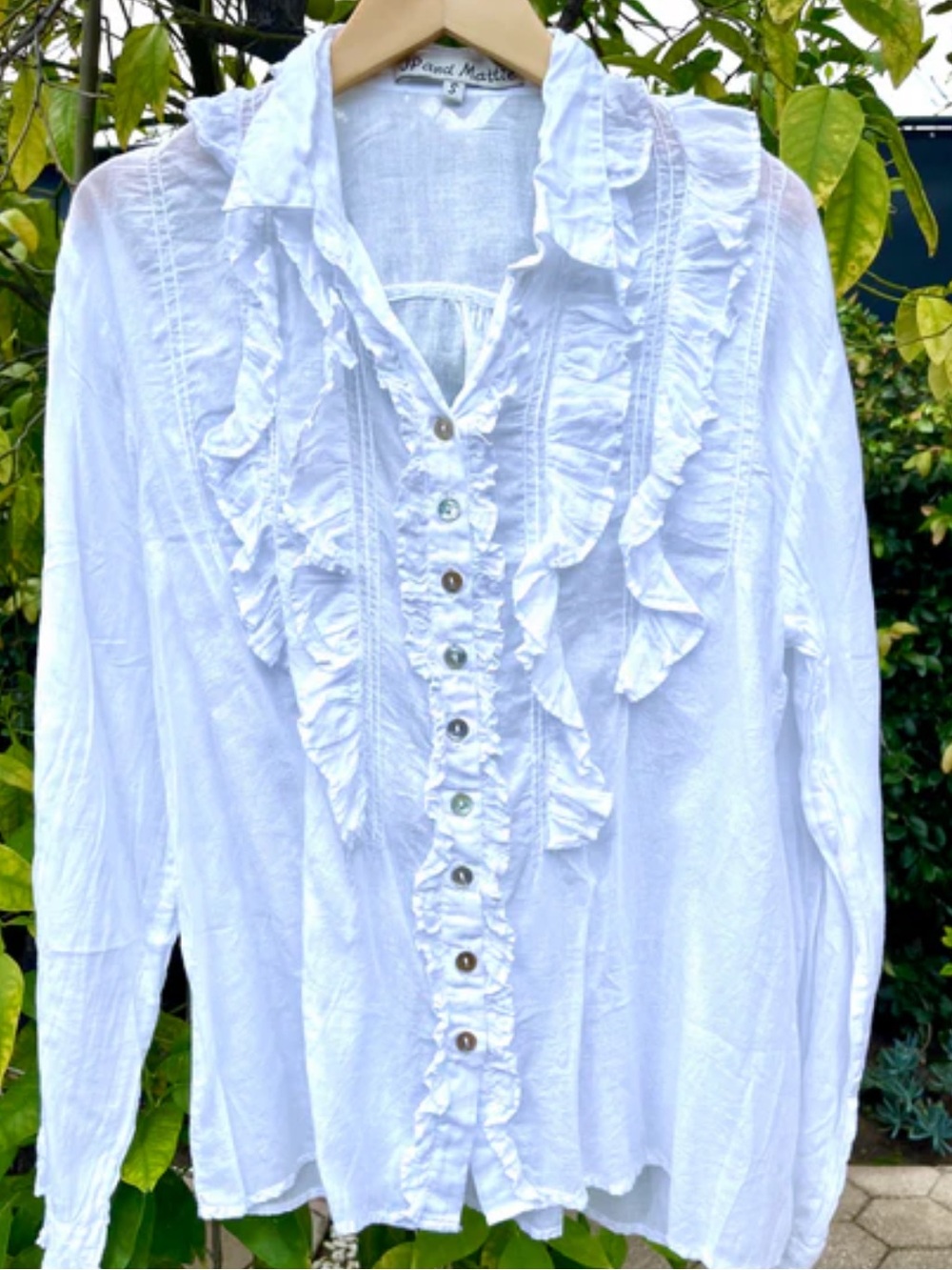 Jp and Mattie 100% cotton Cascade ruffle shirt women’s size L